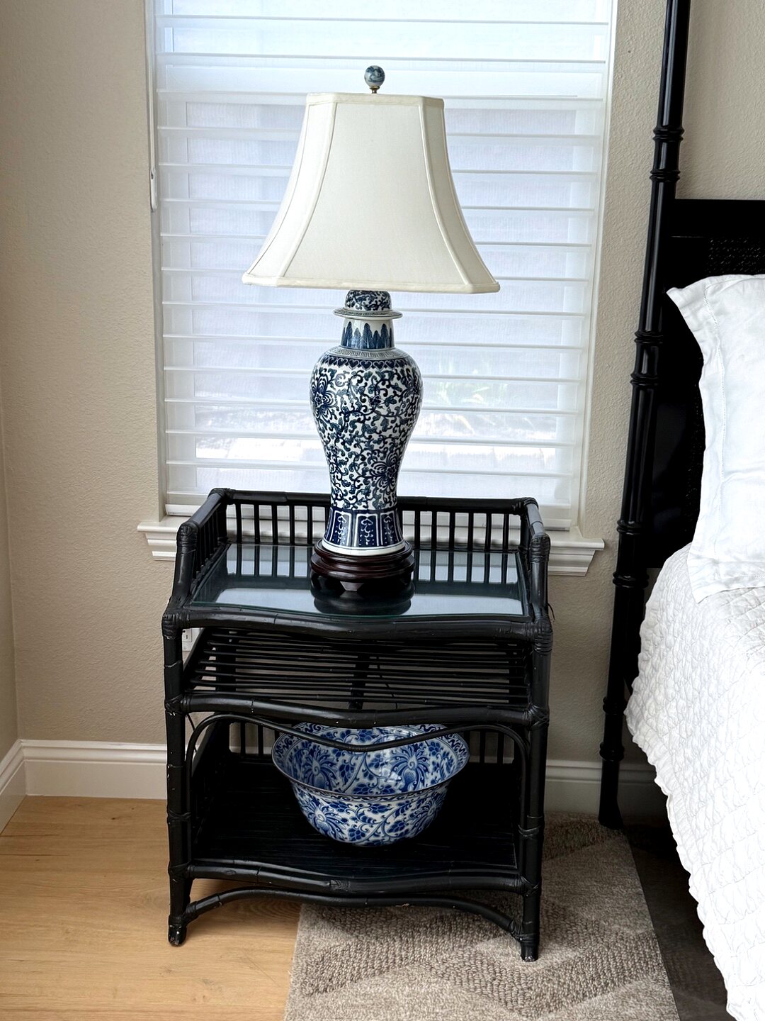 In a smaller room, one strong pattern does the work of a dozen accessories.